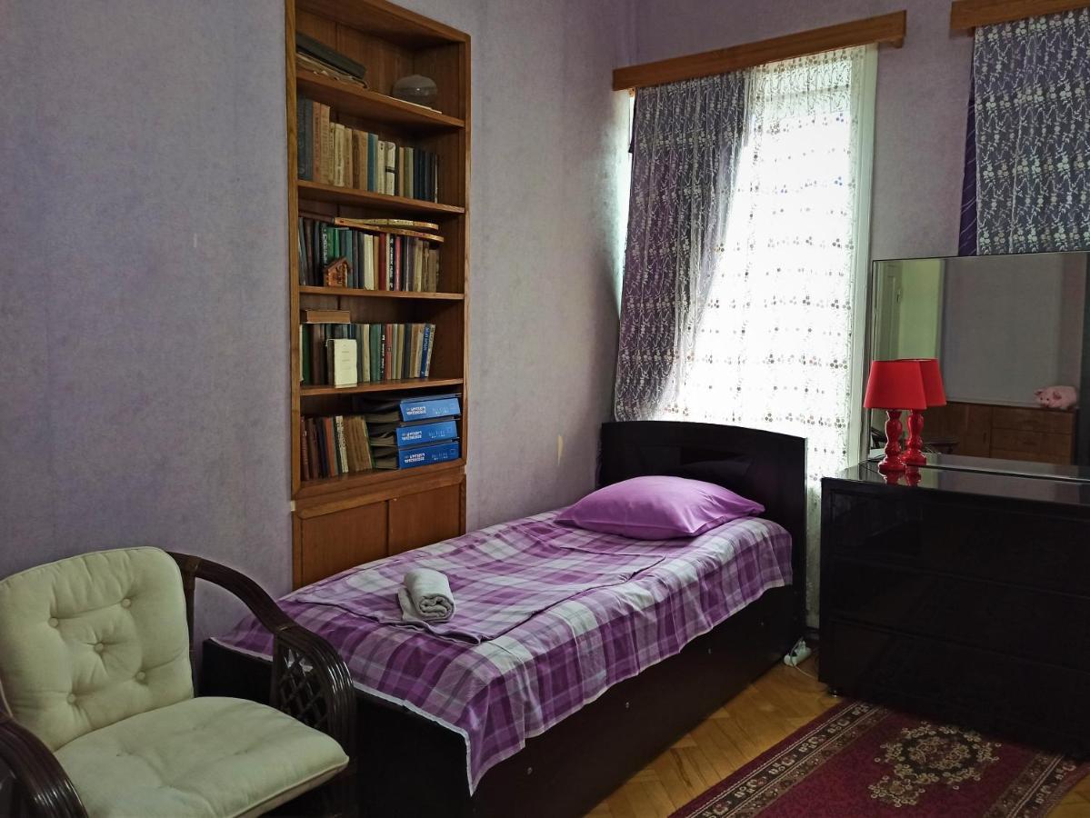 Guesthouse Lilia &Wine Celler Telavi Exteriör bild