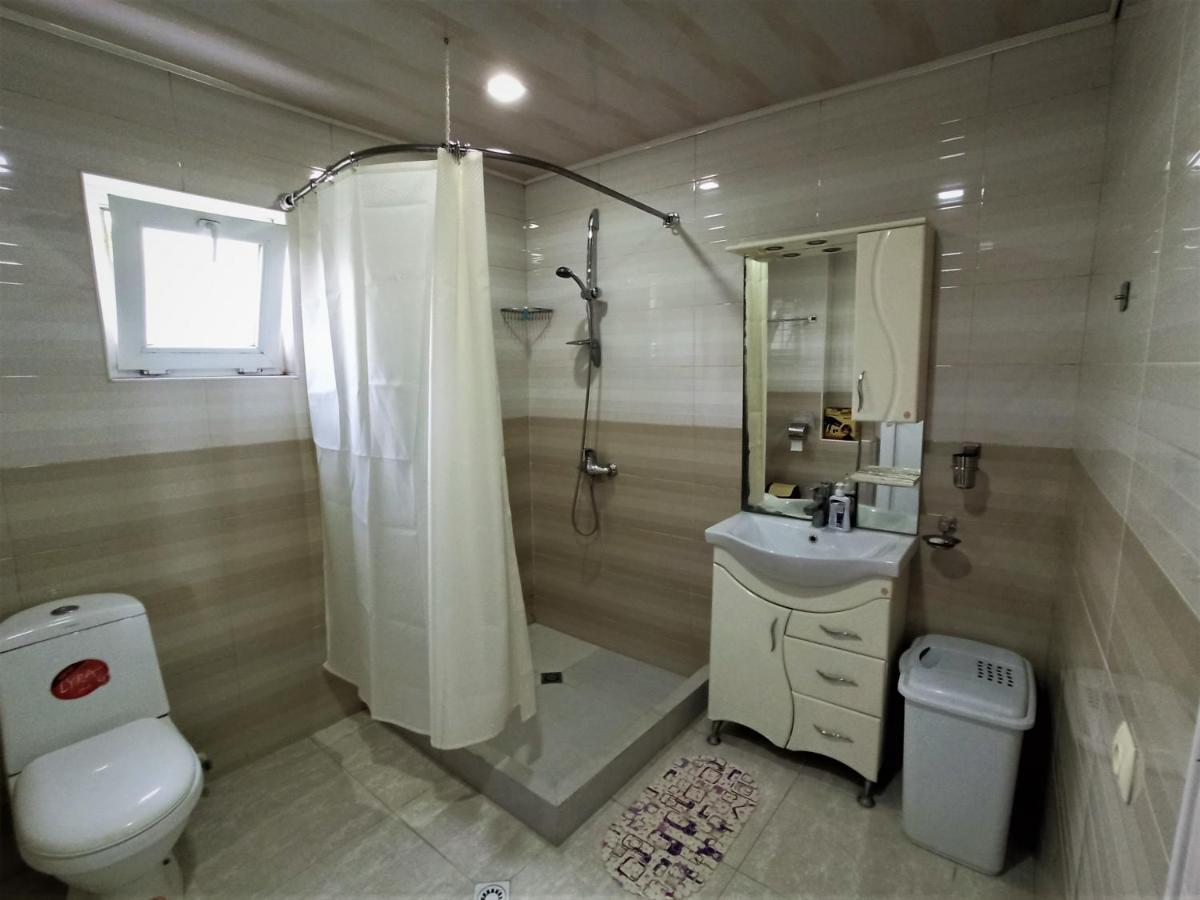 Guesthouse Lilia &Wine Celler Telavi Exteriör bild