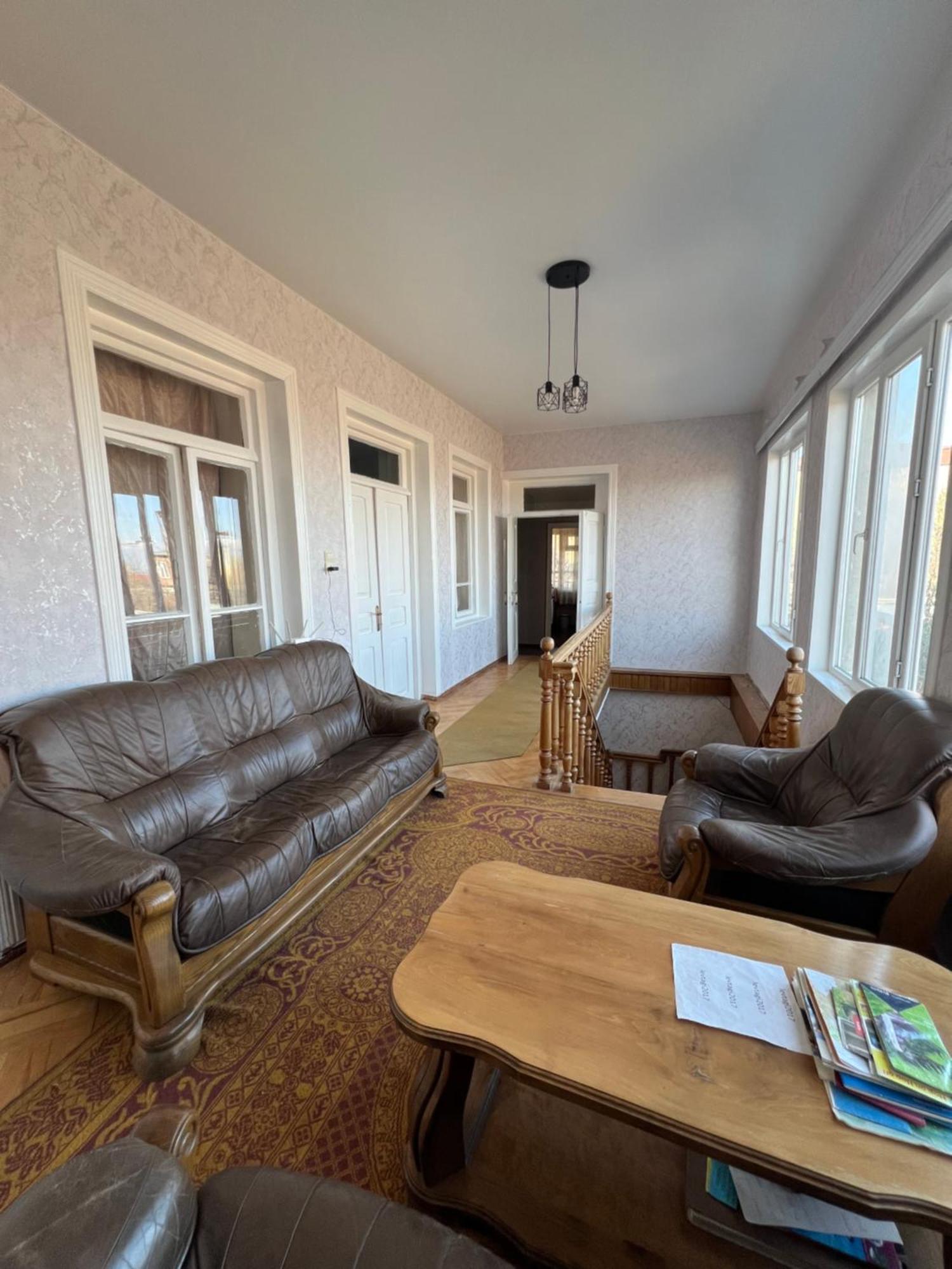 Guesthouse Lilia &Wine Celler Telavi Exteriör bild