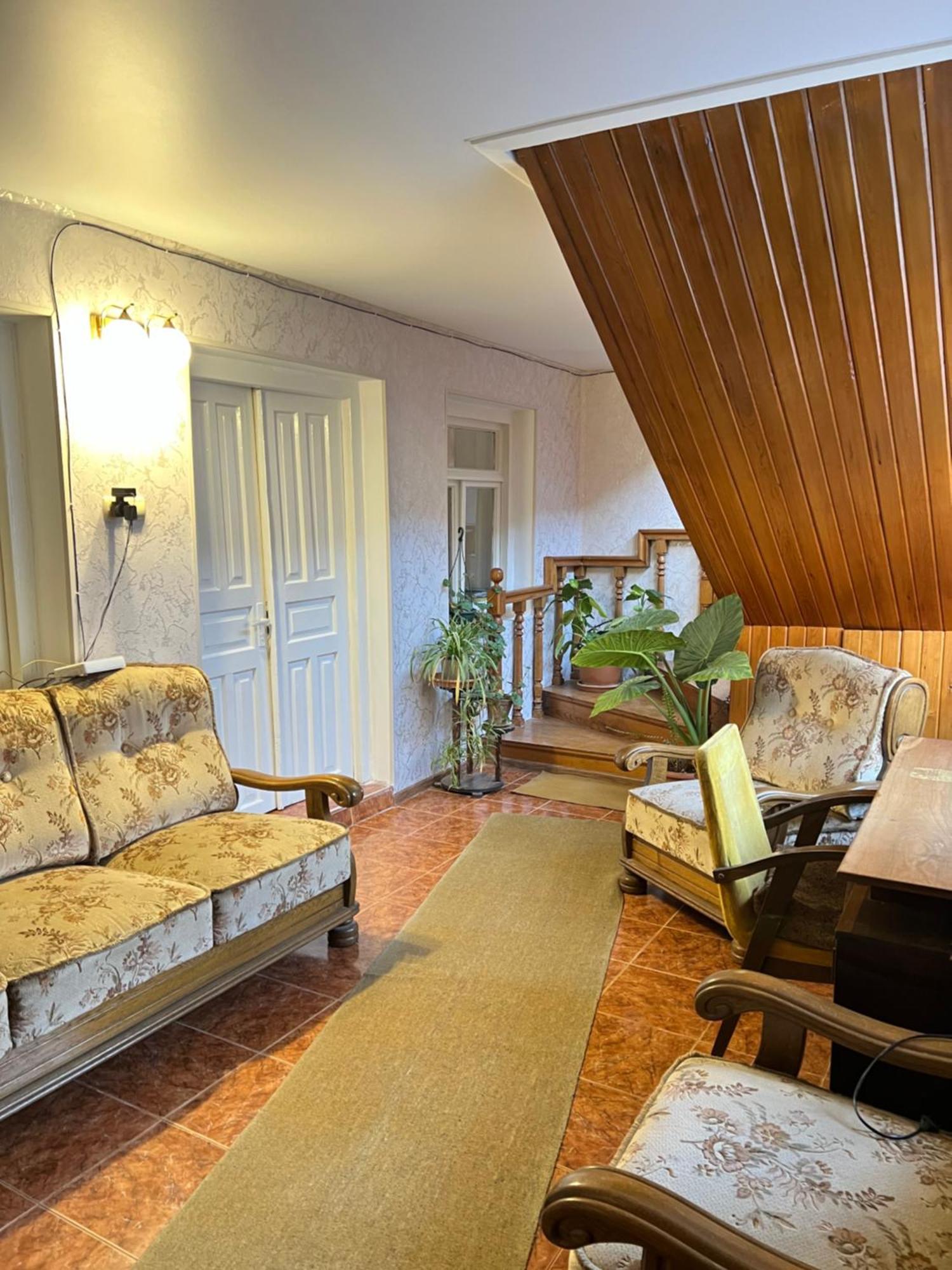 Guesthouse Lilia &Wine Celler Telavi Exteriör bild